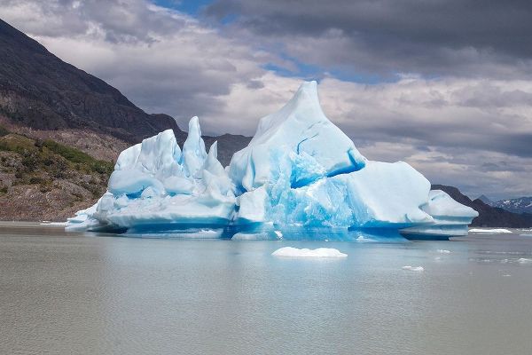 Located within Parc Nacional Torres del Paine-this lake is home to numerous icebergs and glaciers